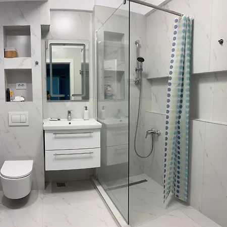 Luxury 2 In Tomis -